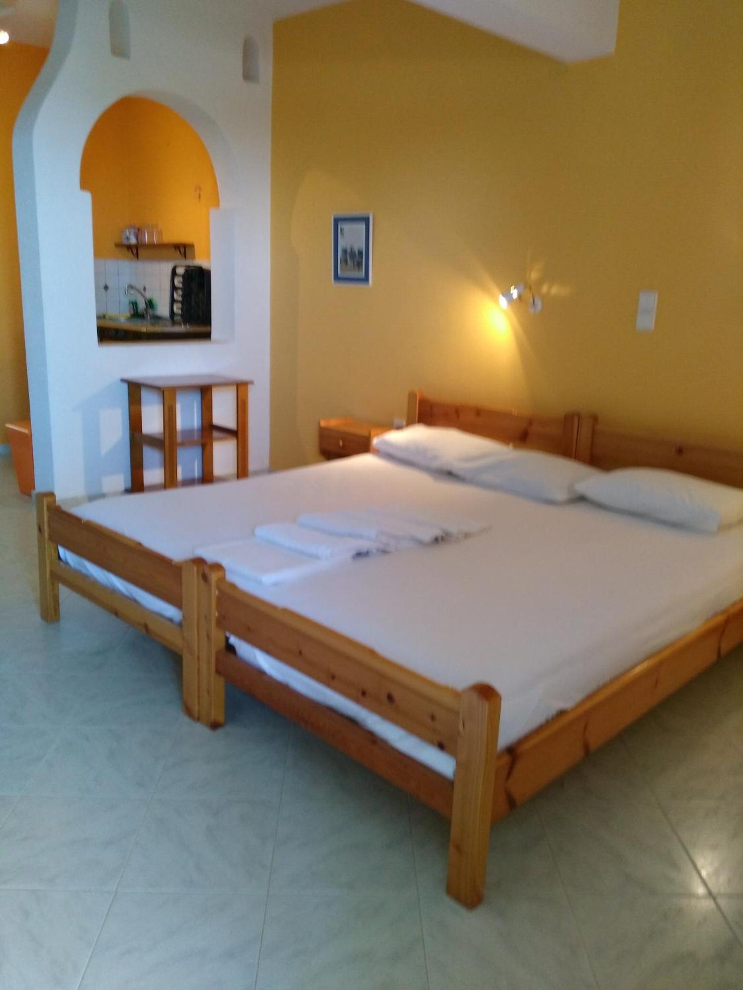 Pirgos Naxos Apartment Aliko Beach